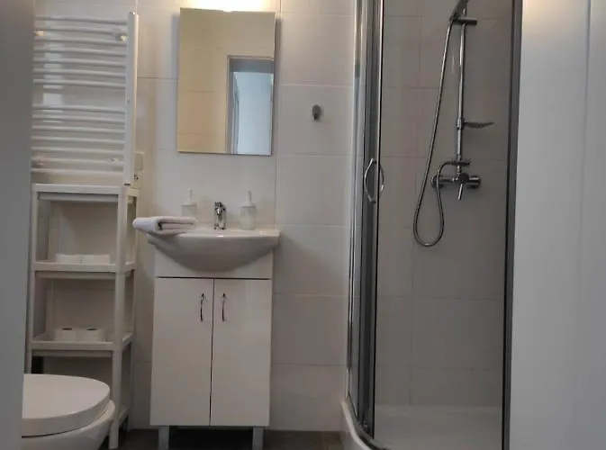 Klonowa Bed & Breakfast 3*