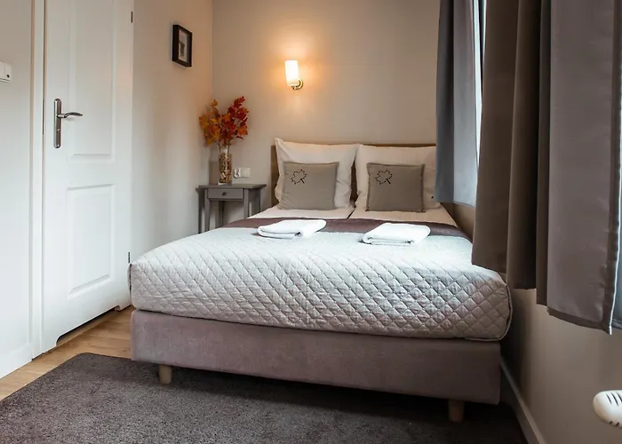 Bed & Breakfast Klonowa 3*