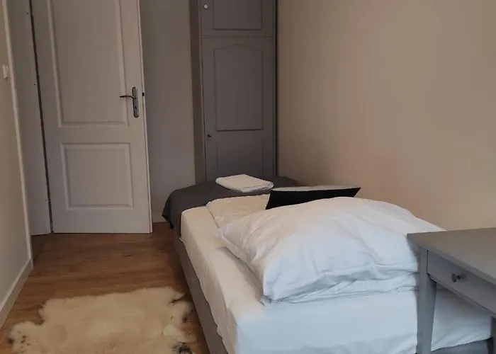 Klonowa Bed & Breakfast 3*